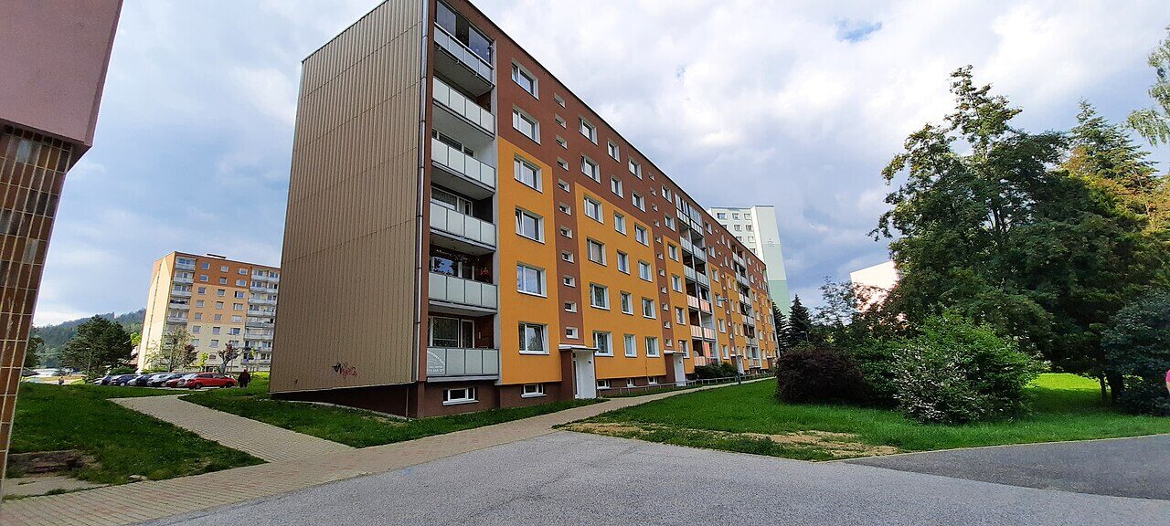 BA-NKS — panelový dům