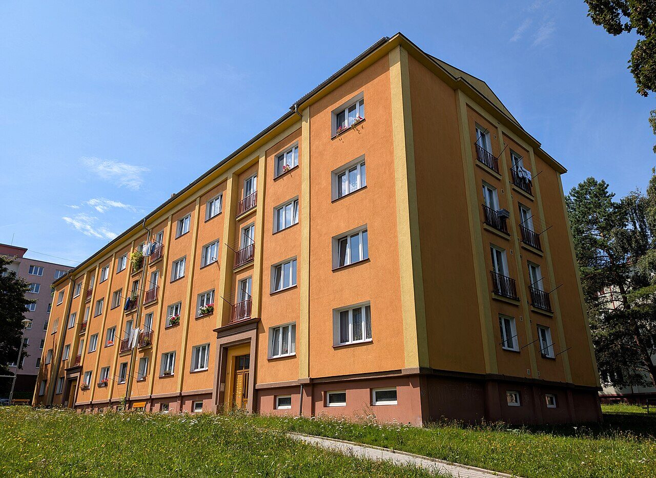 G32 — panelový dům