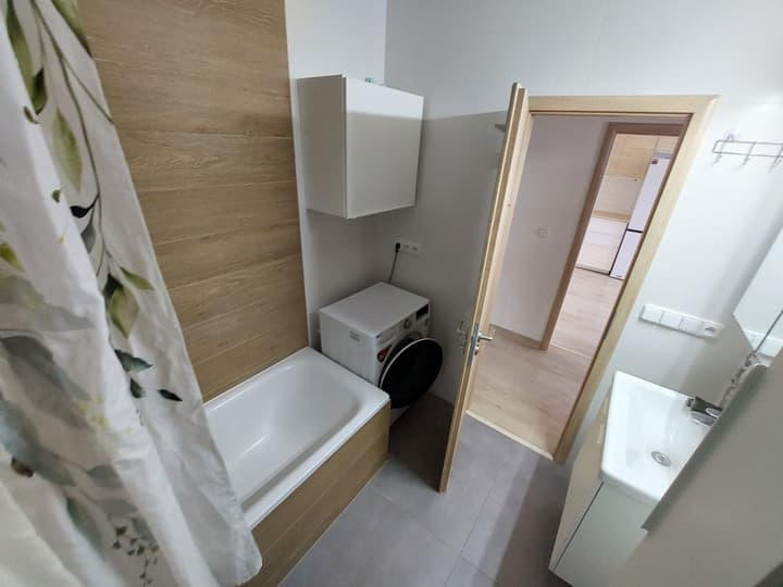 panelový byt 2+kk po rekonstrukci · 41 m² · třída Edvarda Beneše, 1412, Hradec Králové