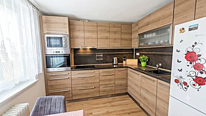 panelový byt 2+1 po rekonstrukci · 65 m² · Kaly