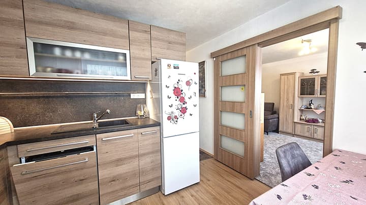 panelový byt 2+1 po rekonstrukci · 65 m² · Kaly