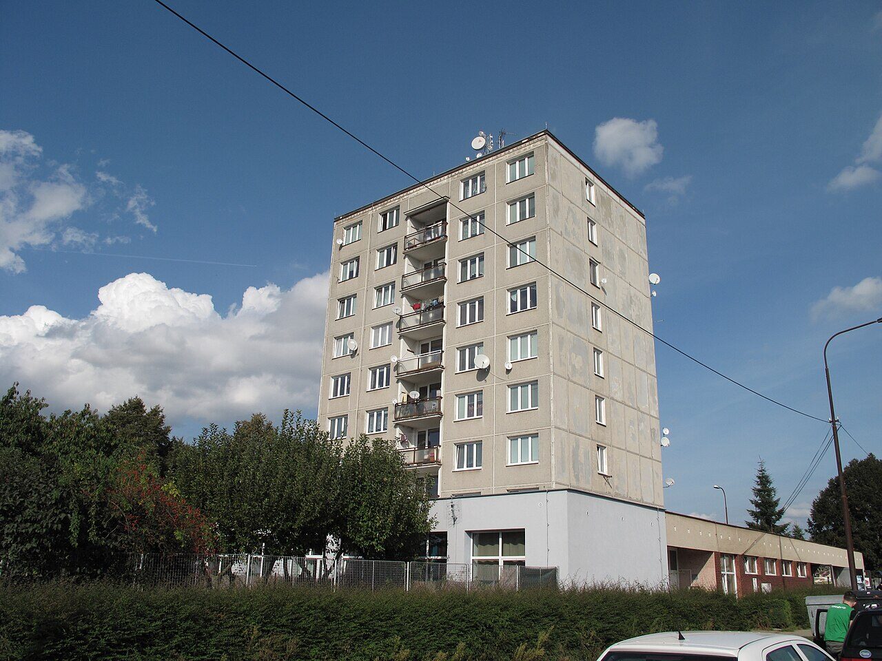 PS 61 — panelový dům