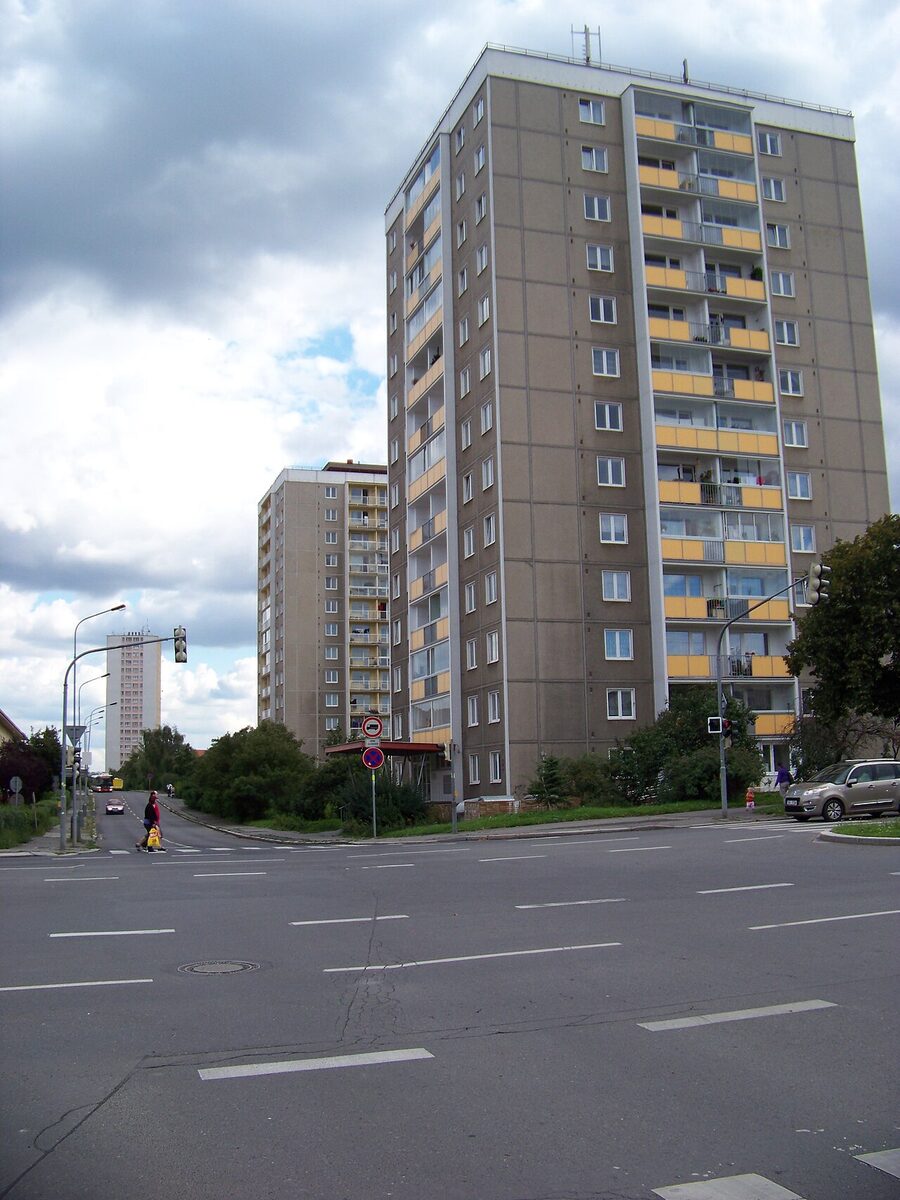 T06B-OL — panelový dům