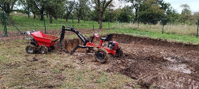 Pronájem stavebního stroje Dumper 15 Kč / km, Kroměříž.