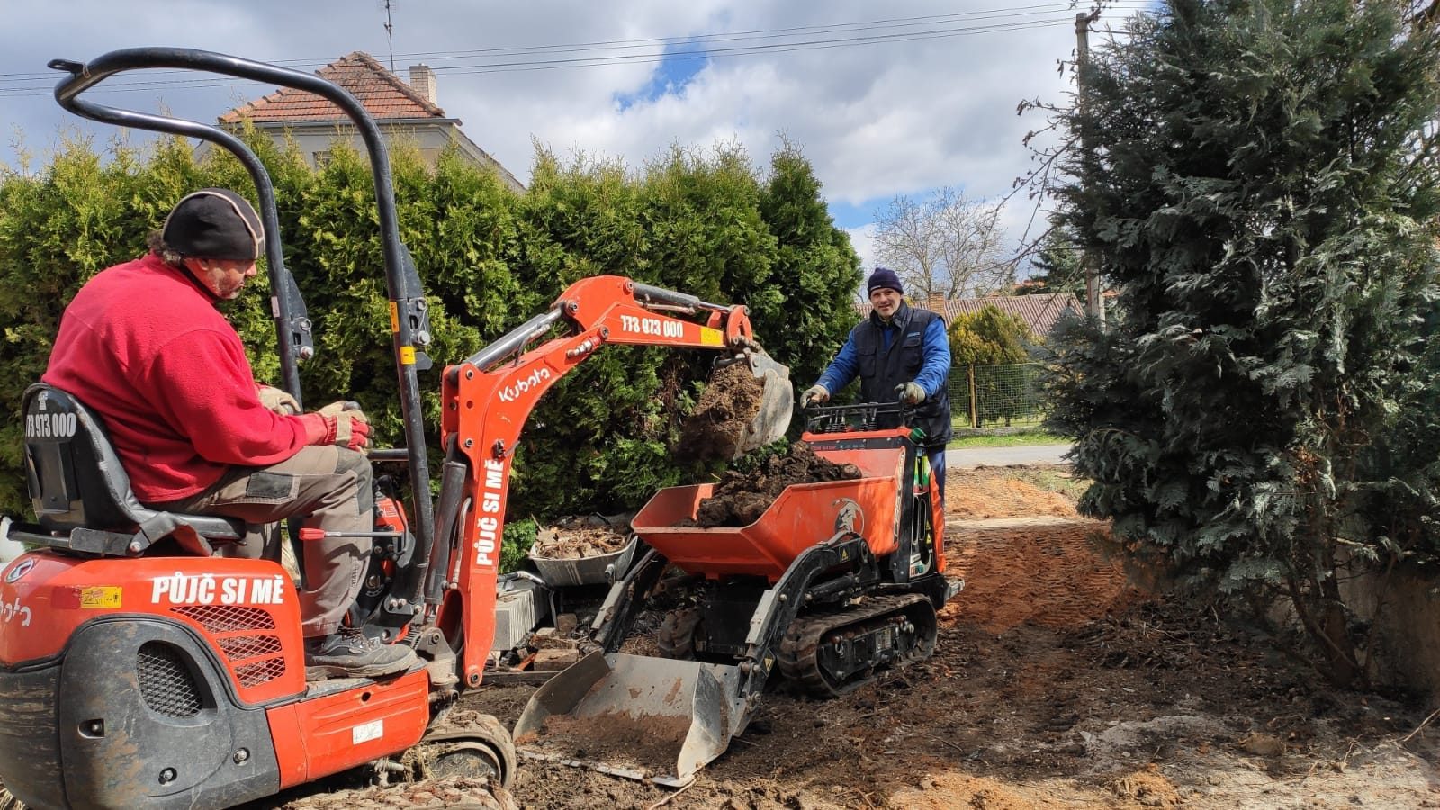 Pronájem stavebního stroje Dumper Cena, Česko.
