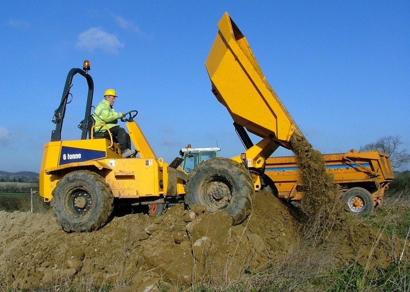 Pronájem stavebního stroje Dumper Dumper 6 tun, Olomouc.