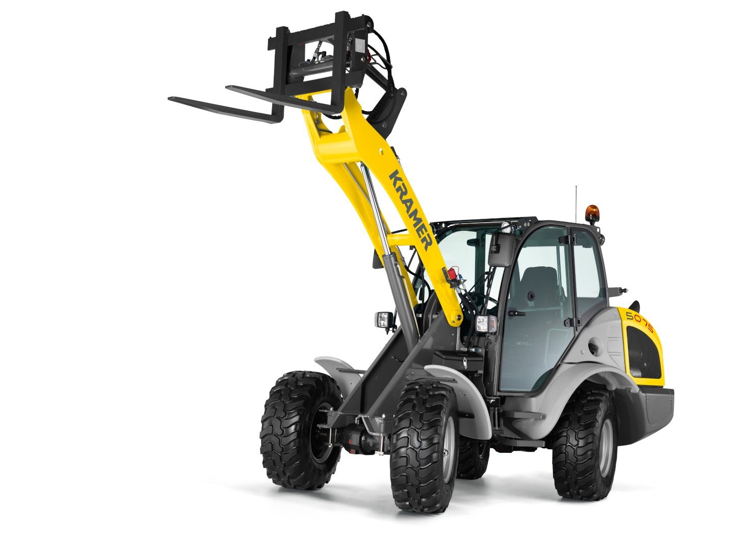 Pronájem stavebního stroje Dumper Přívěs, Česko.