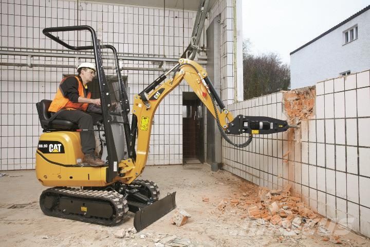 Prodej stavebního stroje Minibagr CAT 300.9D 2019, Brno.