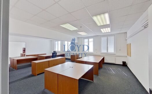 Pronájem kanceláře 517 m²Závodu míru, Karlovy Vary
