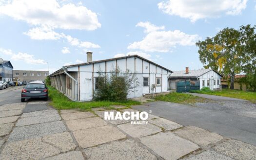 Pronájem skladu 588 m²K Vodojemu, Chrášťany