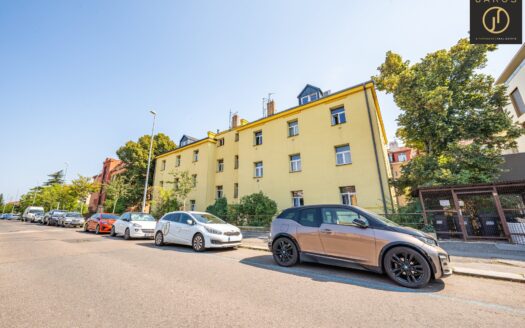 Prodej bytu 1+kk a garsoniéry 26 m²V domově, Praha