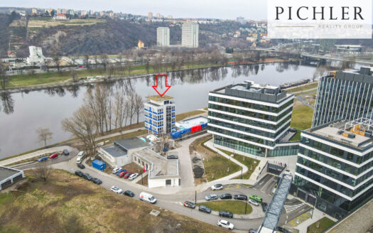 Pronájem Komerční Kanceláře Praha Partyzánská 97 m²