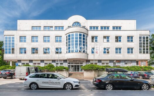 Pronájem Komerční Kanceláře Praha Molákova 207 m²
