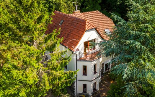 Prodej Domy Rodinné domy Praha Na Floře 239 m²