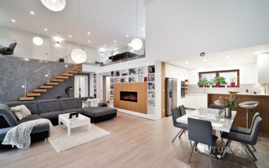 Prodej Domy Rodinné domy Praha Veselá 267 m²