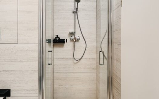 Prodej bytu 1+kk, 37 m² – Praha, Vysočany, ulice Poděbradská