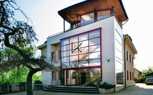 Pronájem Komerční Kanceláře Praha U Habrovky 184 m²