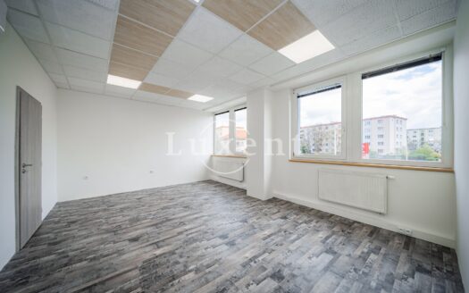 Pronájem Komerční Kanceláře Praha Průběžná 346 m²