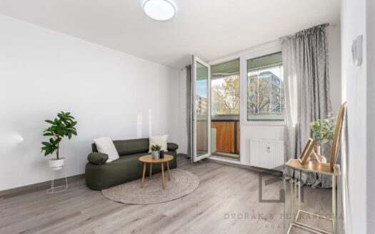 Pronájem Byty 1+1 Praha Jabloňová 33 m²