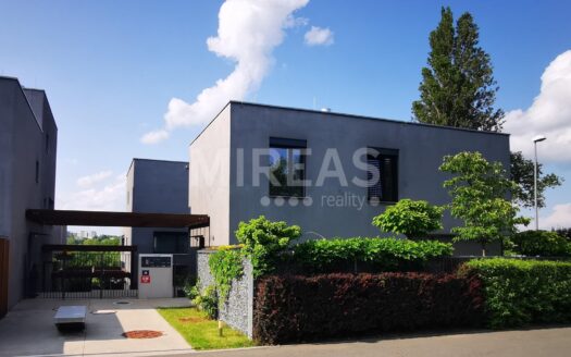 Prodej Domy Rodinné domy Praha Pod Karlovarskou silnicí 120 m²