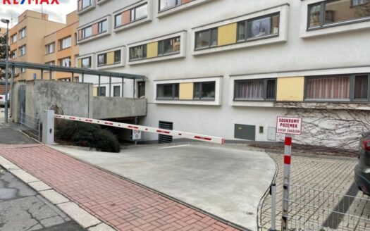 Pronájem Garáže Praha Smíchov Na pláni