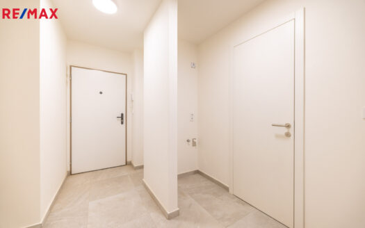 Pronájem bytu 2+kk, 49 m² – Praha, Vinohrady, ulice Záhřebská