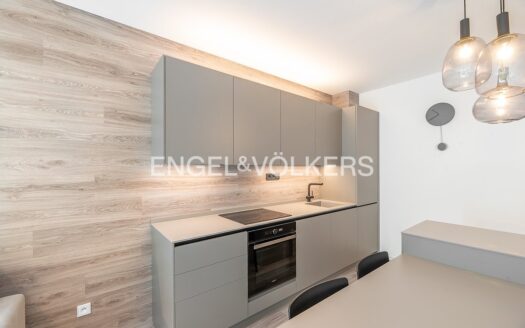 Prodej bytu 1+kk, 36 m² – Praha, Smíchov, ulice Staropramenná