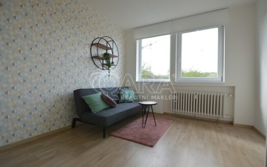 Pronájem Byty 1+1 Praha Peroutkova 32 m²