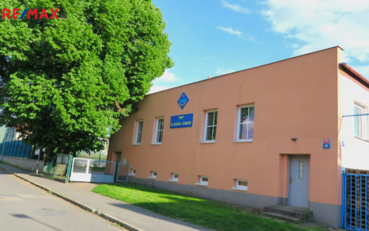 Pronájem Komerční Obchody Praha Na průhonu 150 m²