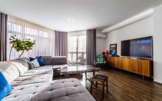 Prodej Byty 4+kk Praha Za kovárnou 215 m²