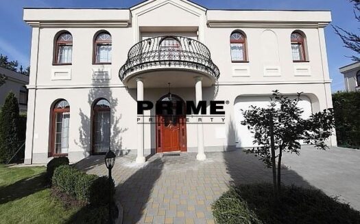 Pronájem Domy Rodinné domy Praha Nebušická 270 m²