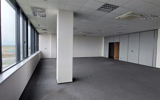Pronájem Komerční Kanceláře Praha Sezemická 161 m²