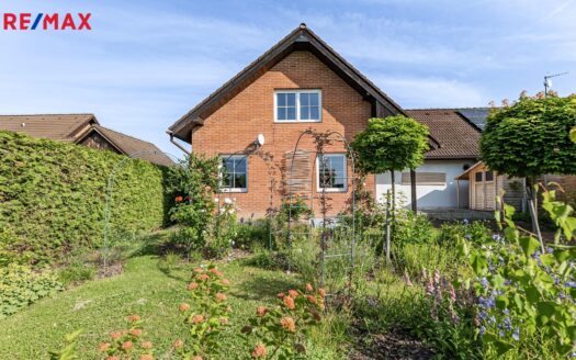 Prodej Domy Rodinné domy Praha K Tuchoměřicům 284 m²