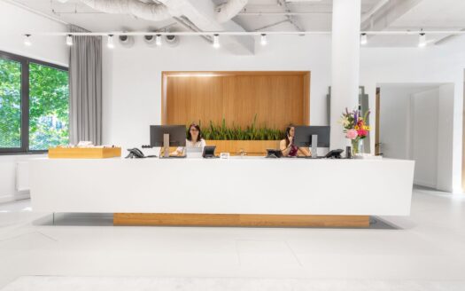 Pronájem Komerční Ostatní komerční prostory Praha Karolinská 5 m²