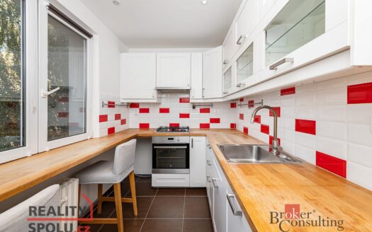 Pronajem bytu 2+1 Praha Šantrochova 54 m²