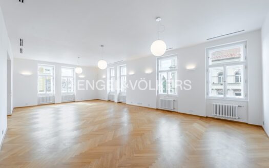 Pronájem bytu 4+kk, 193 m² – Praha, Malá Strana (Újezd), ulice Zborovská