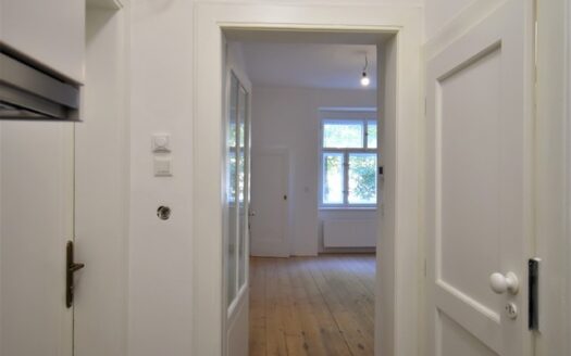 Pronájem Byty 1+kk Praha U Nikolajky 32 m²