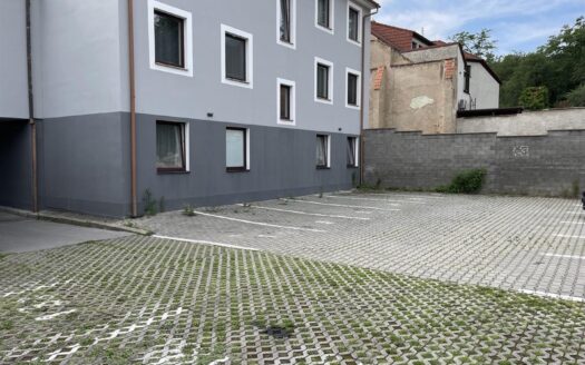 Pronájem Garážová stání, 10 m² – Praha, Prosek, ulice Na rozhraní