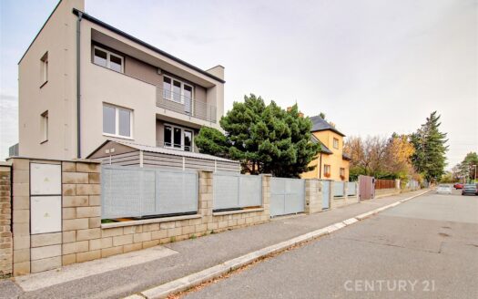 Prodej Domy Rodinné domy Praha Libčická 218 m²