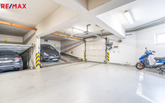 Prodej Garážová stání, 12 m² – Praha, Libeň, ulice Kašparovo náměstí