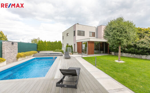 Prodej Domy Rodinné domy Praha Za Fořtem 230 m²