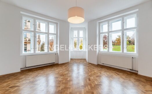 Pronájem Byty 4+1 Praha Polská 134 m²