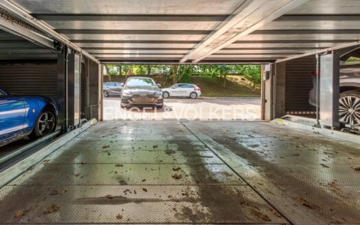 Pronájem Garážová stání, 12 m² – Praha, Smíchov, ulice Pod Hybšmankou