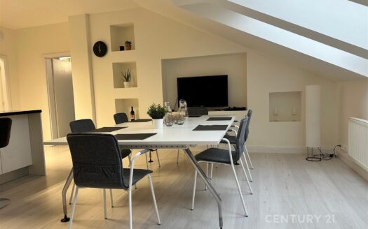 Pronájem Komerční Kanceláře Praha Táborská 77 m²