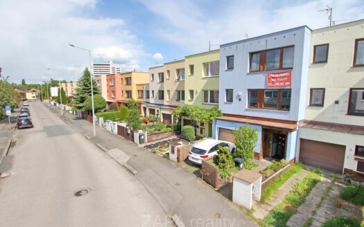 Prodej Domy Rodinné domy Praha Perlitová 221 m²