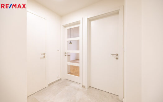 Pronájem bytu 2+kk, 49 m² – Praha, Vinohrady, ulice Záhřebská