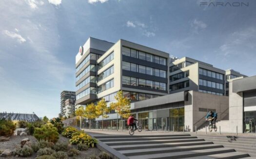 Pronájem Komerční Kanceláře Praha Laurinova 673 m²