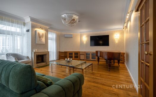 Prodej Domy Rodinné domy Praha Skřivánčí 725 m²