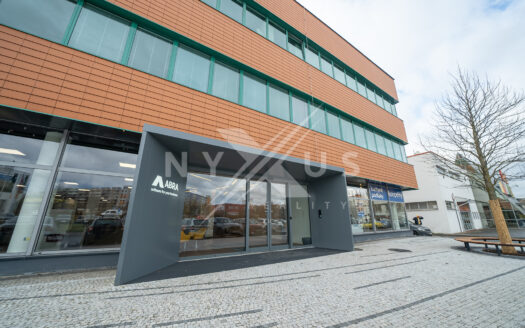 Pronájem Komerční Kanceláře Praha Jeremiášova 741 m²