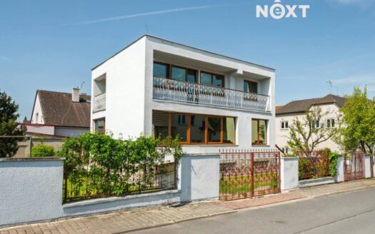 Prodej Domy Rodinné domy Praha Ládevská 166 m²